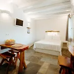 Heliopetra Punta * Chora