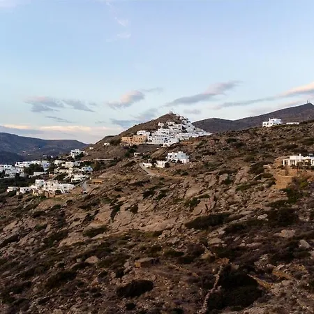 Heliopetra Punta بيت للعطل إيوس خورا